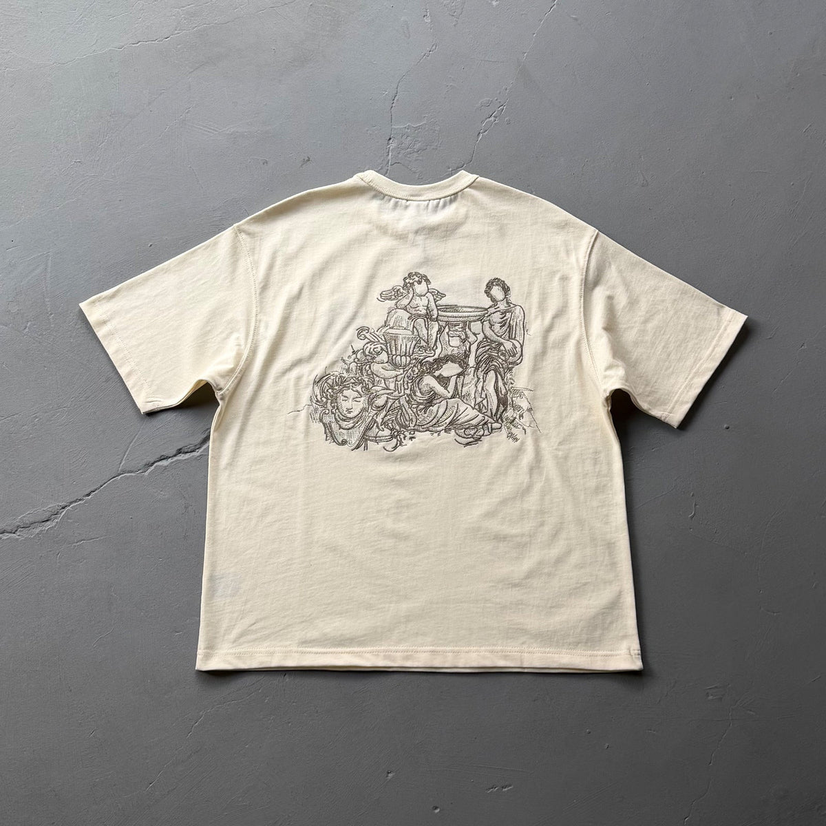 Derschutze Vintage Character Ensemble T-Shirt - Cream